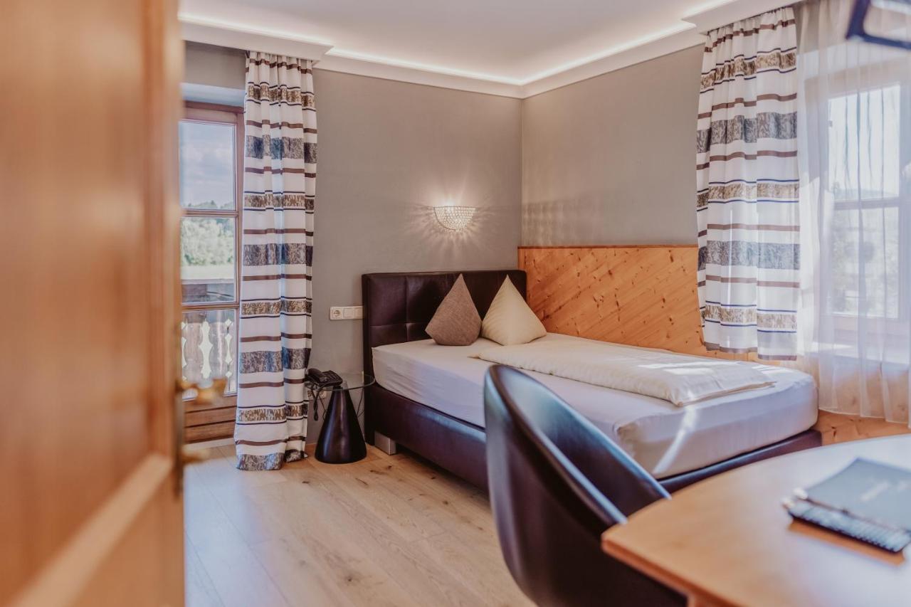 איוגנדורף Landhotel Gschirnwirt מראה חיצוני תמונה