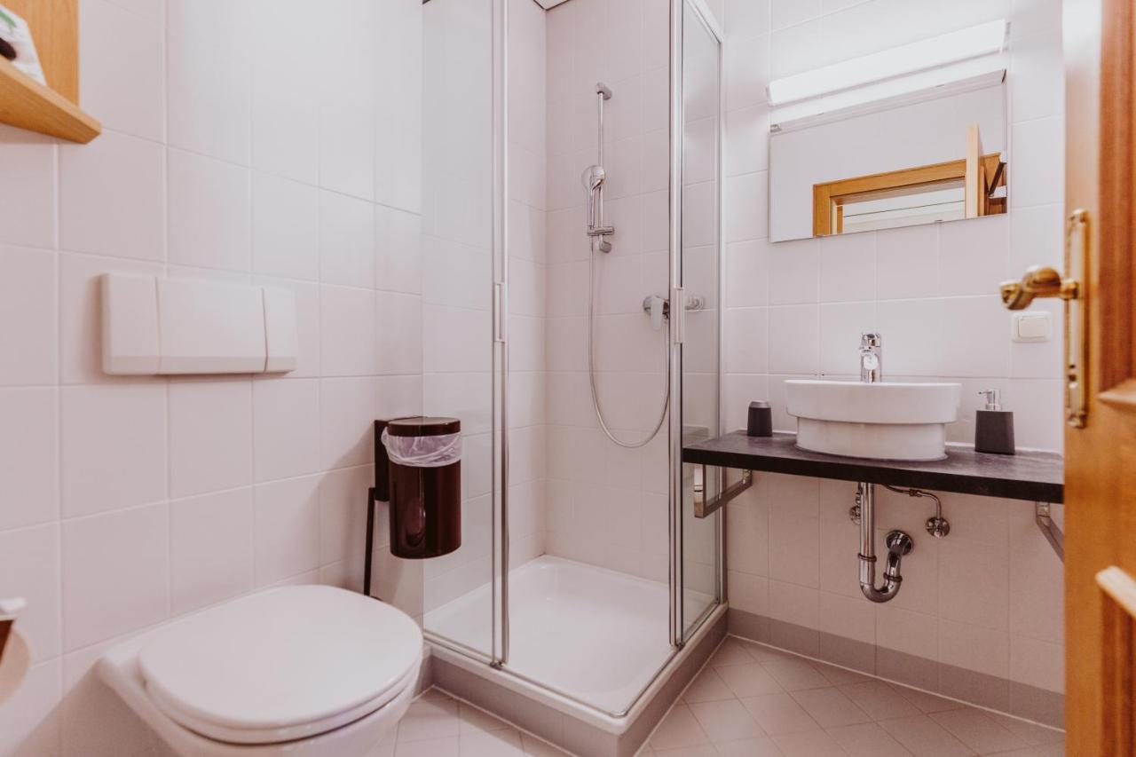 איוגנדורף Landhotel Gschirnwirt מראה חיצוני תמונה