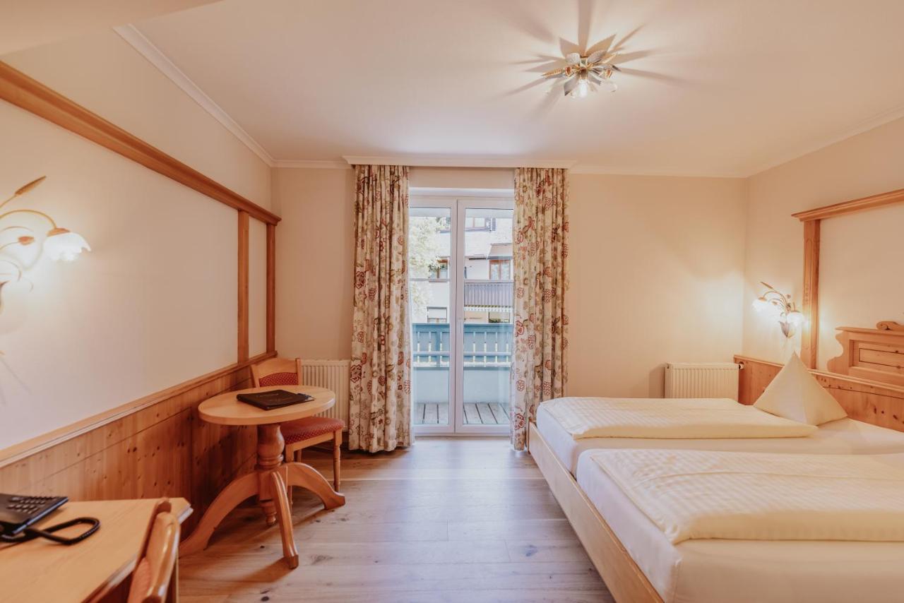איוגנדורף Landhotel Gschirnwirt מראה חיצוני תמונה