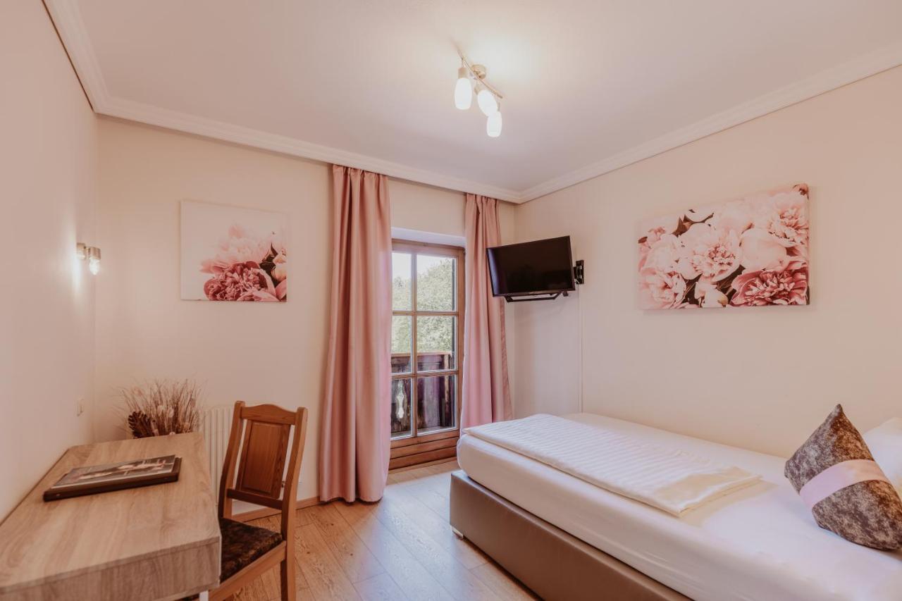איוגנדורף Landhotel Gschirnwirt מראה חיצוני תמונה