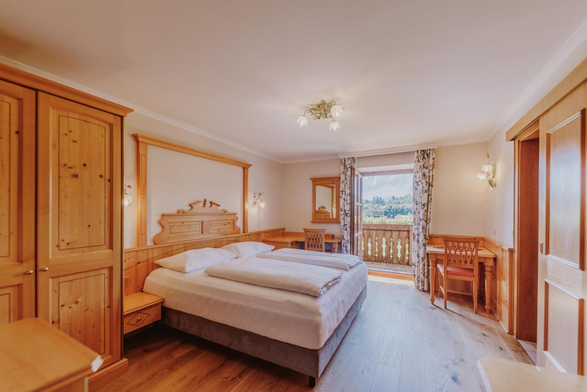 איוגנדורף Landhotel Gschirnwirt מראה חיצוני תמונה